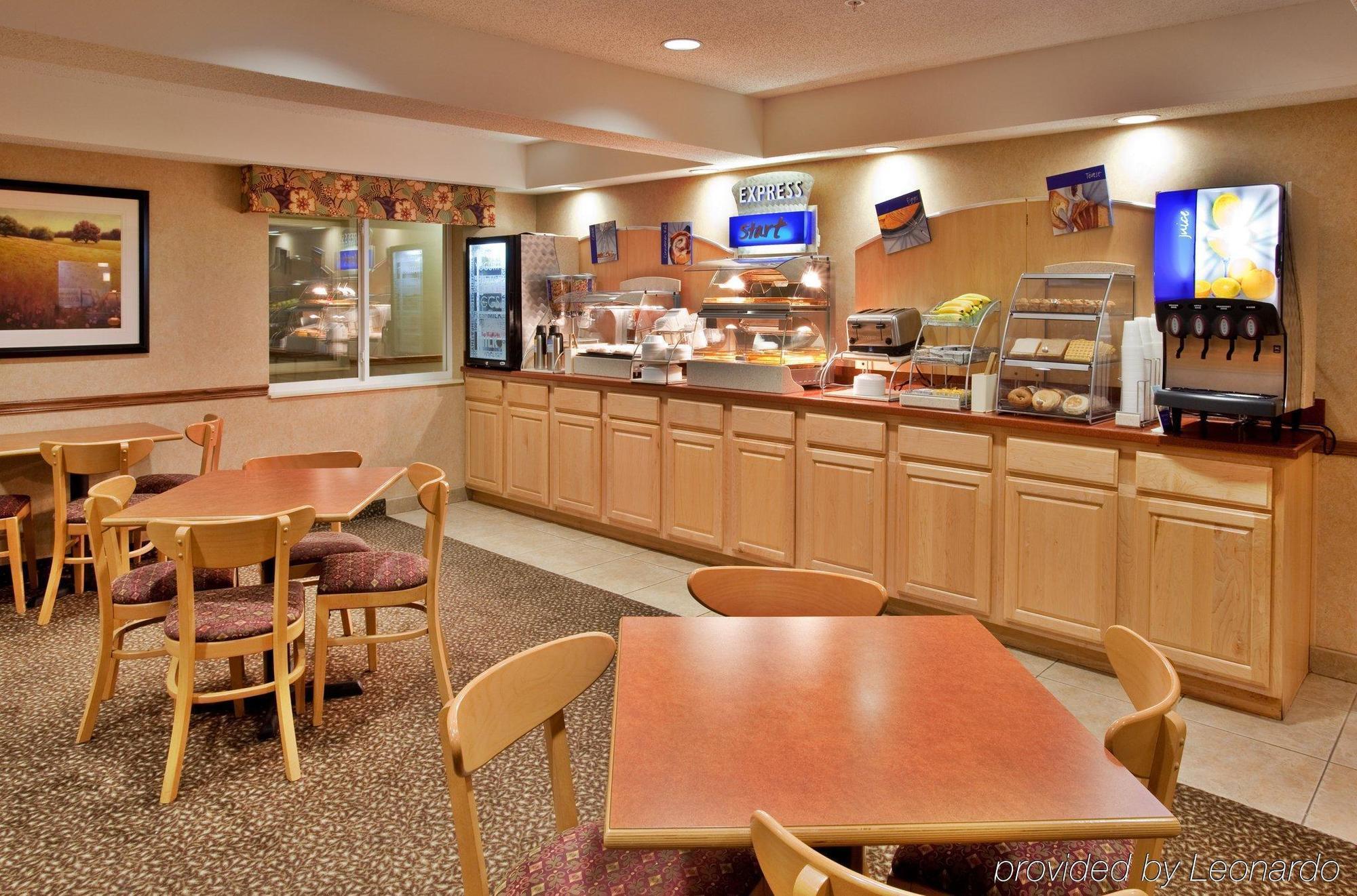 Holiday Inn Express Warrenton By Ihg Restaurant bilde