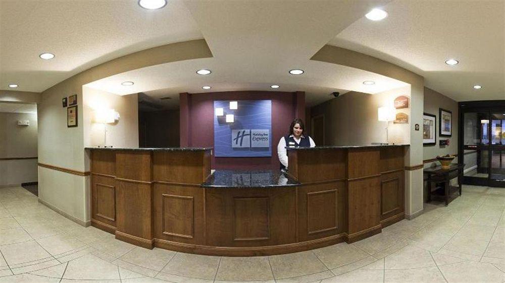Holiday Inn Express Warrenton By Ihg Eksteriør bilde