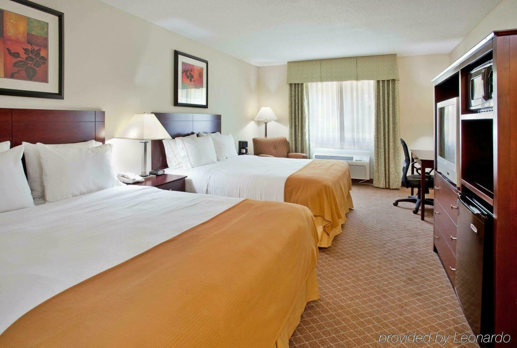Holiday Inn Express Warrenton By Ihg Eksteriør bilde